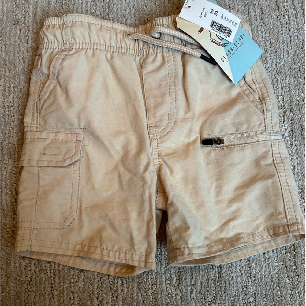 NWT Classic Club Toddler Boy Khaki Cargo Shorts (Size 2/3T)